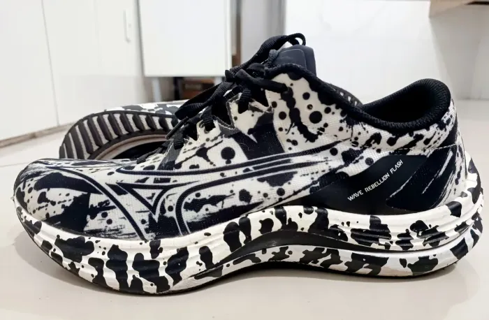 Mizuno Wave Rebellion flash n°40 Novo Original