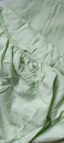 Vende-se jogo de cama solteiro Verde