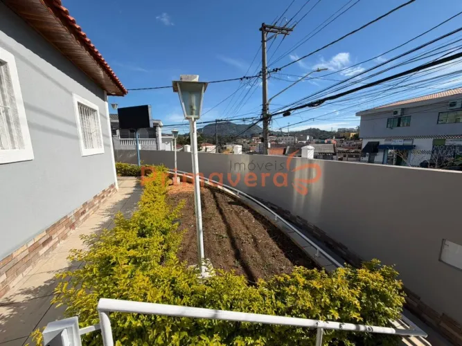 Casa Térrea para fins comerciais para Locação - Ampla, Acessível e Versátil no Jd Regina p