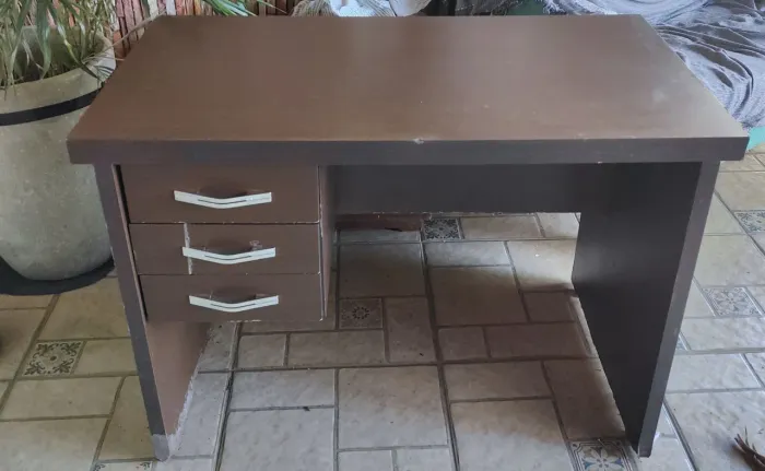 Mesa de escritório de madeira