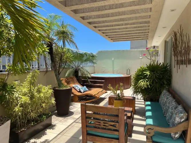 BS IMOBILIÁRIA VENDE Cobertura LINEAR com 210m2 e vista para o verde com uma inquestionáve