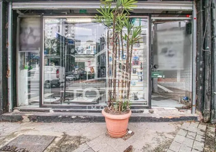 Loja Comercial na Vila Nova Conceição 96 m² |Mezanino| 2 Banheiros
