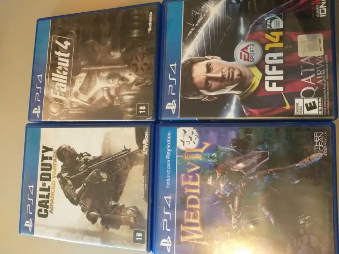 4 JOGOS DE PS4 300 R$