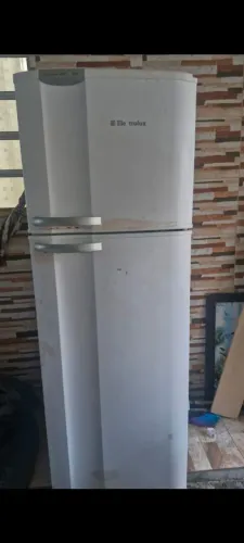 Geladeira Electrolux 276 litros