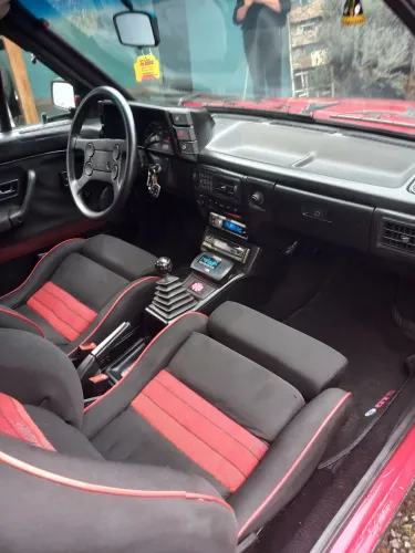 Volkswagen Gol Geração I GTS 1.8 8V Álcool Mec. 2P 1988
