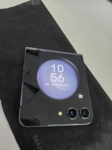 Samsung Galaxy Z Flip 5 (LEIA)