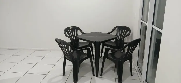 LOCAÇÃO DE MESAS E CADEIRAS