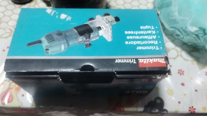 Máquina nova na caixa