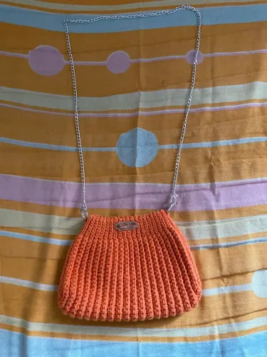 Bolsa de crochê laranja 