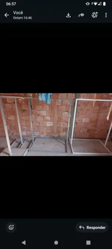 Expositor de roupas a única por apenas 100 reais