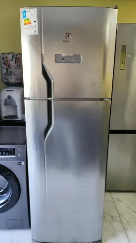Geladeira Electrolux Frost Free 371L Turbo Congelamento Duplex Cor Inox DFX41