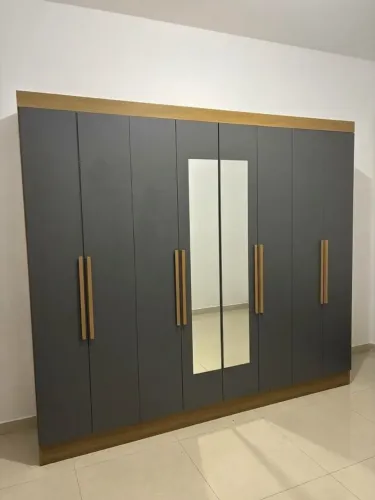 QUARDA-ROUPAS - 8 portas (nunca desmontado)
