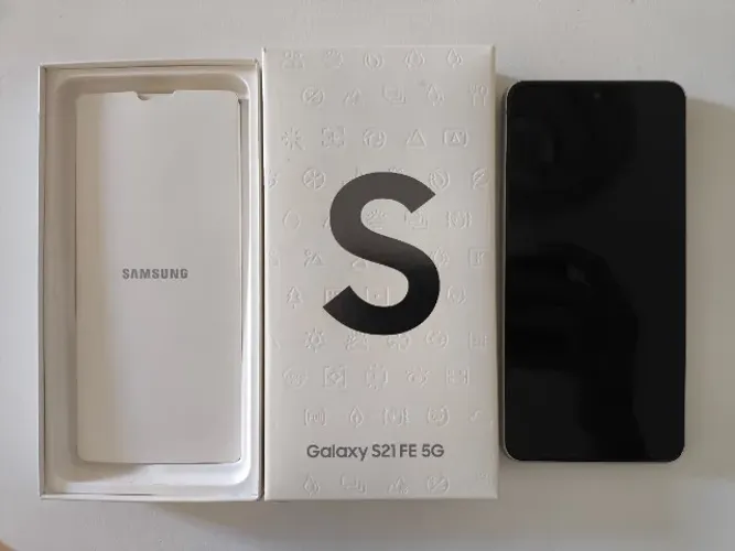 Samsung S21 FE 5G - 128GB; 6GB RAM