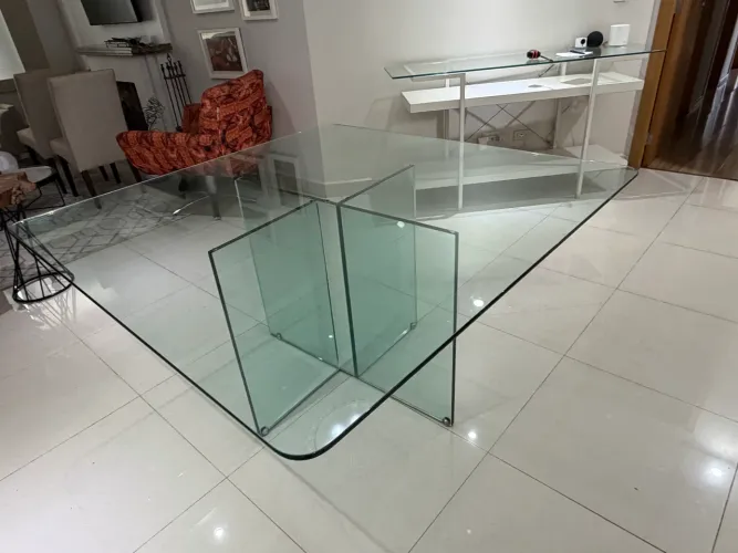 Mesa de jantar de vidro