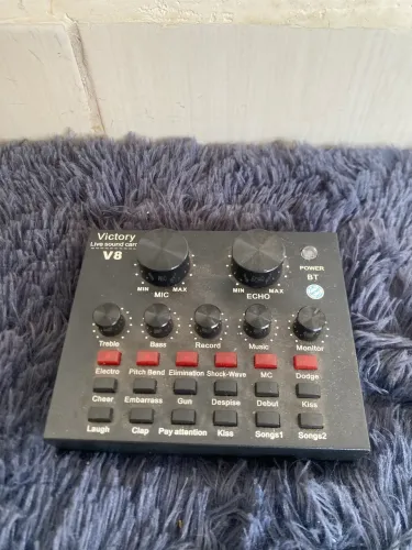 Placa de áudio v8 para live