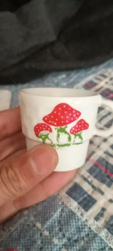 Xícara vintage congumelos branca com detalhes