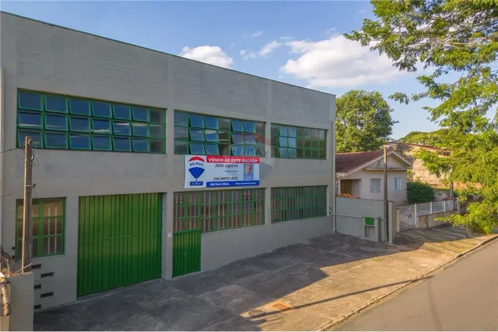 Galpão Comercial de 1.411 m² de construção