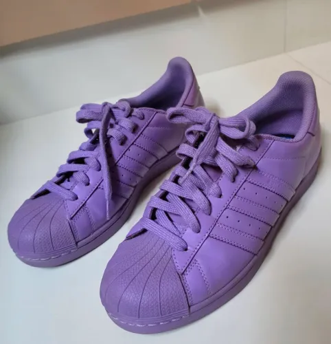 Tênis adidas superstar Pharrell Williams 41