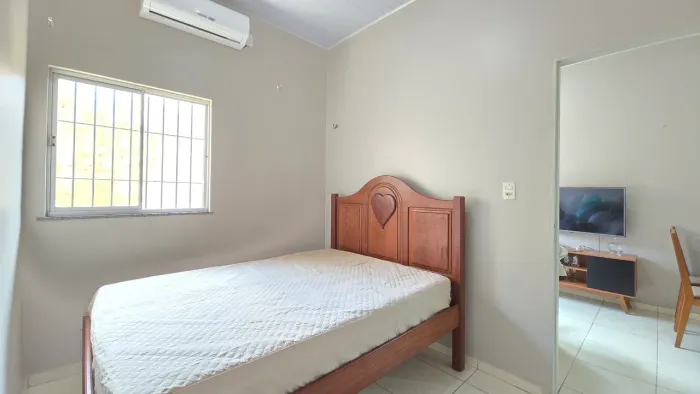 Vendo cama de casal em angelim pedra
