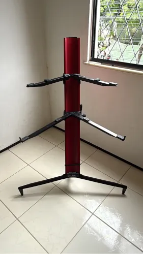 Vendo mesa Stay 1300 + case acolchoada.