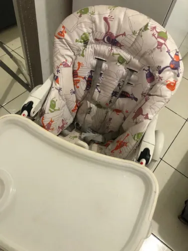 Cadeira de alimentação para bebê