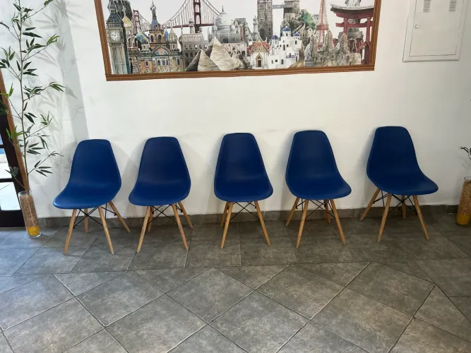 6 cadeiras charles eames vendo junto apenas 