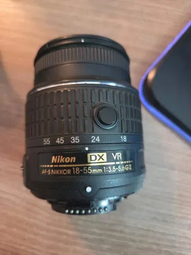 Nikon D5200 usada com 2 lentes e kit completo
