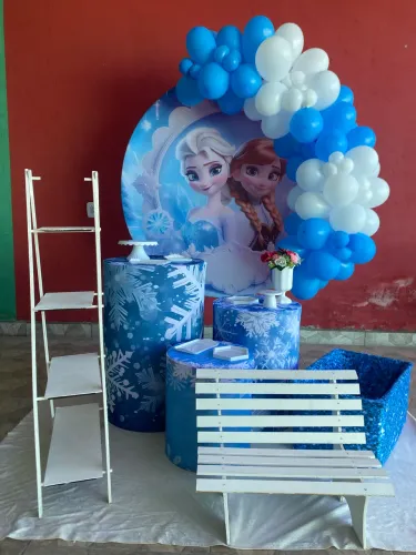 Vendo acervo de festa pra mais informações e fotos me chame no WhatsApp *