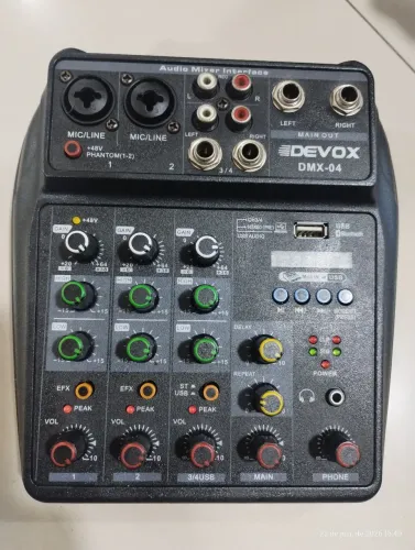 Vendo mesa de som interface de áudio Devox DMX-04,