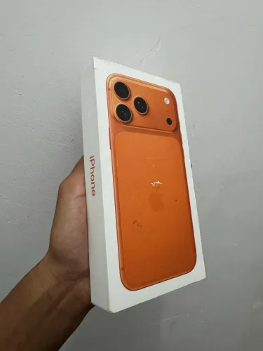 iPhone 17 pro max lacrado
