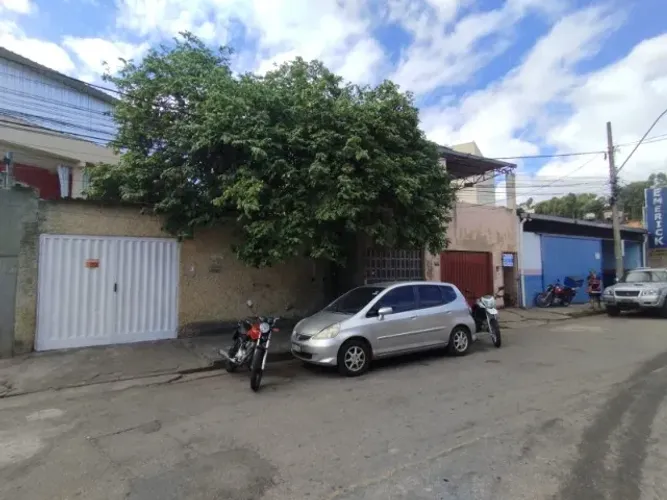 IMÓVEL À VENDA NO BAIRRO CANAÃ - 2 CASAS INDEPENDENTES - OPORTUNIDADE INVESTIDOR