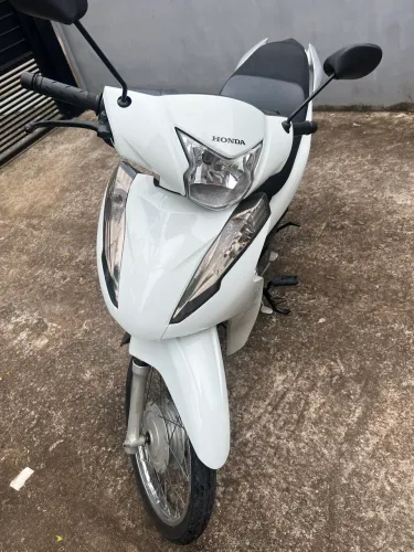 Honda Biz muito nova