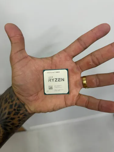 AMD RYZEN 7 5800x - muito novo.