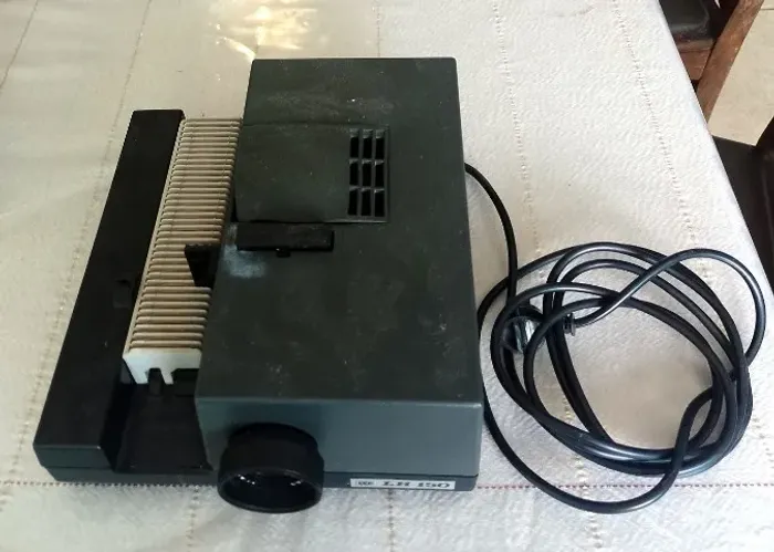 Projetor de Slides - LH-150 (Antigo)