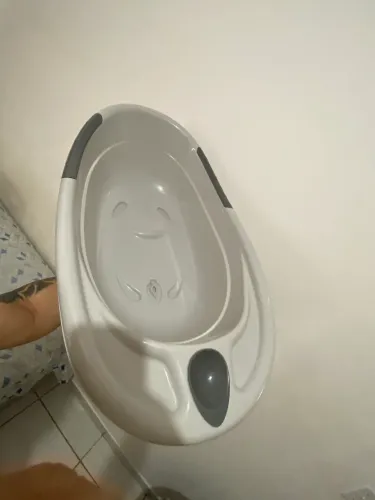 Estou doando banheira de bebê nunca usada