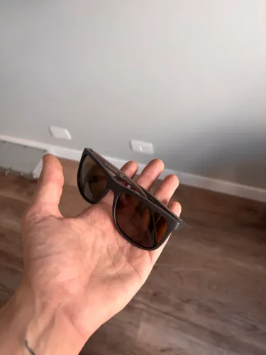Óculos de sol Emporio Armani marrom