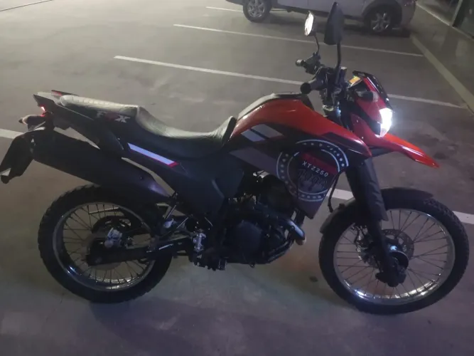 MOTO LANDER 250
