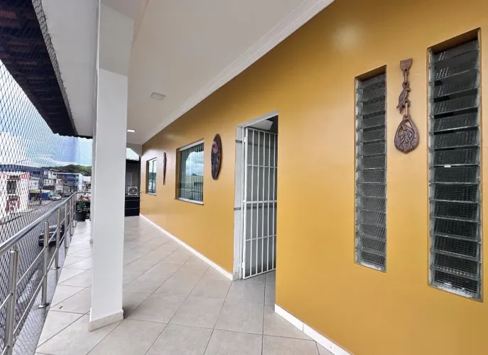 ALUGA-SE IMÓVEL COMERCIAL - 270m²
