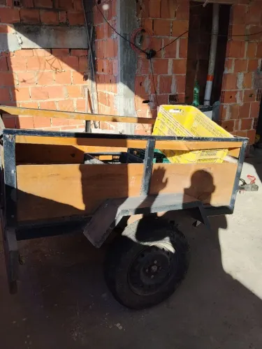Carrocinha 2025 pouco usada