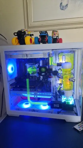 Pc Gamer com water-cooler custom