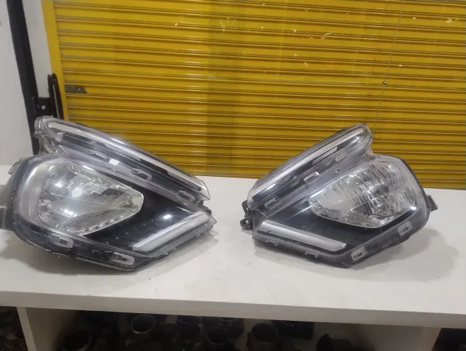 par de Farol do Citroen c3