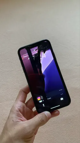 Vende- se iPhone XR com defeito 250$