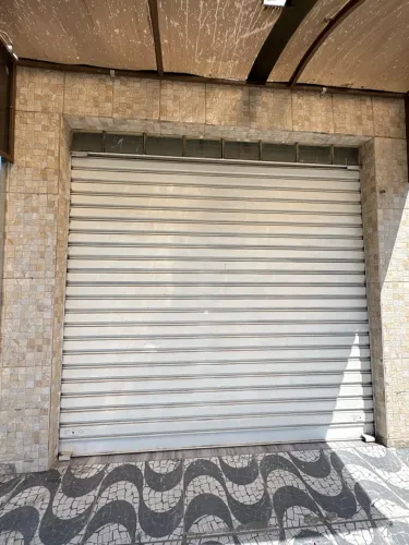 PORTA DE ENROLAR MANUAL - EXCELENTE ESTADO