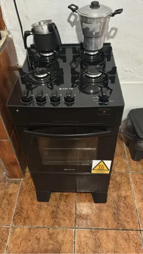 Fogão 4 bocas, tampo de vidro