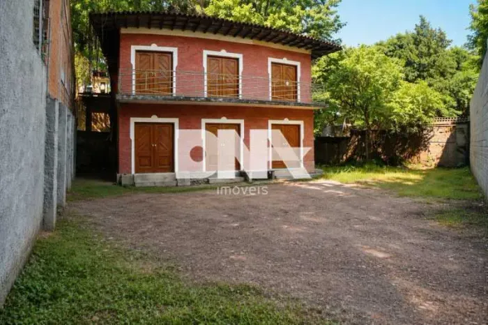Casa de rua : / Residencial / Cosme Velho