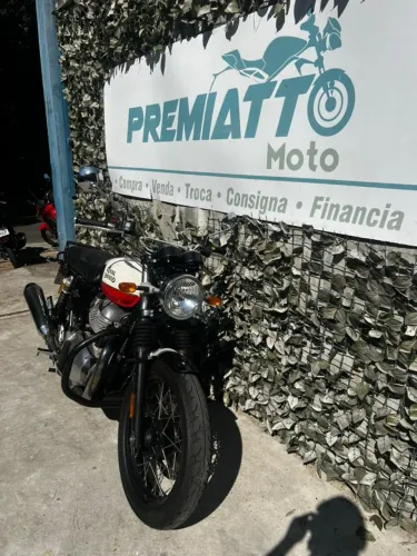 Royal Enfield Interceptor 650 Branca