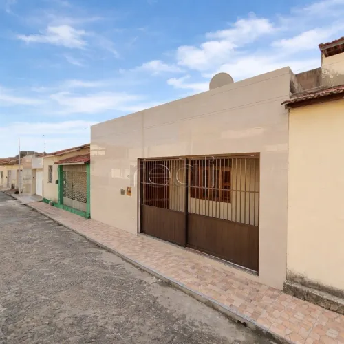 Casa Plana | 100m² | 03 Quartos | Bom Futuro (Montese)