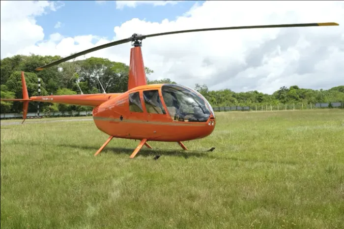 Helicóptero Robinson R44 Raven II (PARCELO + ENTRADA)