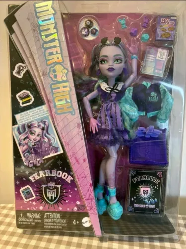 Boneca monster -Twyla Fearbook