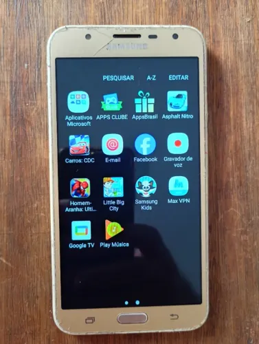 Celular Samsung Galaxy J7 16 gigas pega whatsapp e jogos